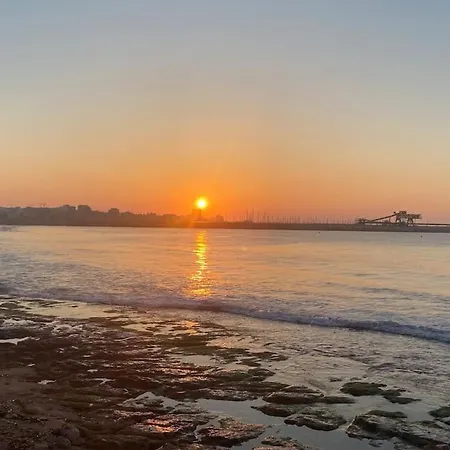 Lägenhet By The Sea With A Terrace *